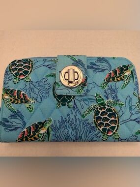 Vera Bradley Sea Turtles Coral Essential Turnlock Wallet  NWT ~Exact Item ~